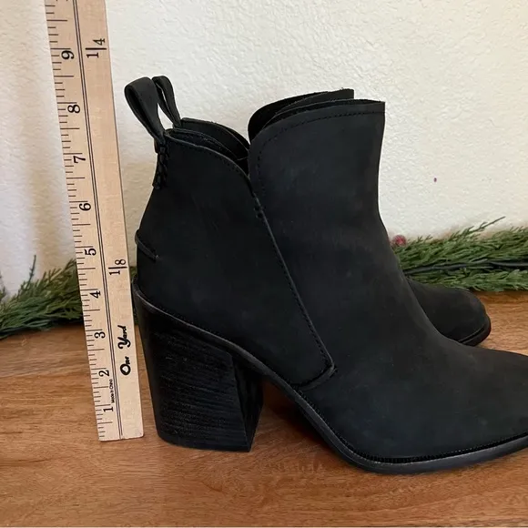 UGG Australia Womens Pixley Black Ankle Boots Bootie Stacked Size 10 1095057