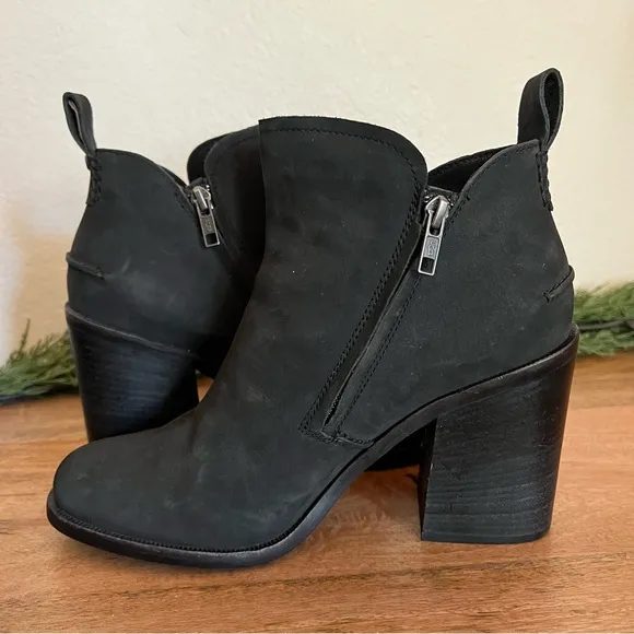UGG Australia Womens Pixley Black Ankle Boots Bootie Stacked Size 10 1095057