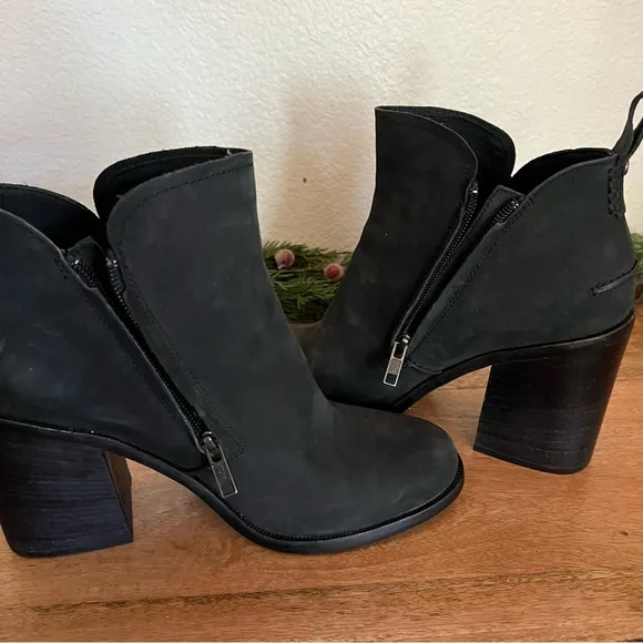 UGG Australia Womens Pixley Black Ankle Boots Bootie Stacked Size 10 1095057