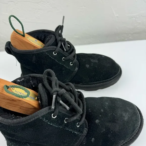 Ugg‎ Boots Neumel ll Solid Black Booties Ankle Lace Up Leather Suede Lined