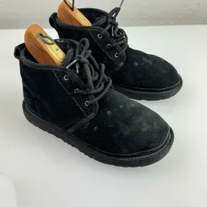 Ugg‎ Boots Neumel ll Solid Black Booties Ankle Lace Up Leather Suede Lined