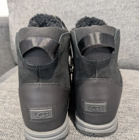 UGG Brecken Lace