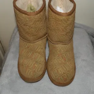 UGG Brown Logo Boots Sz 4