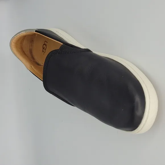 Ugg Cas Double Gore Black Slip On Sneakers 11