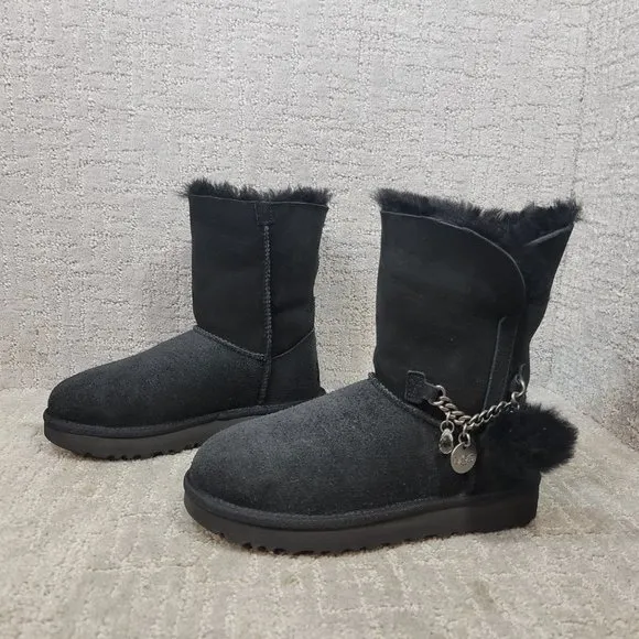 UGG Classic Mini Women's Size US 5 Black Sheepskin Chain Logo Strap Boots NEW
