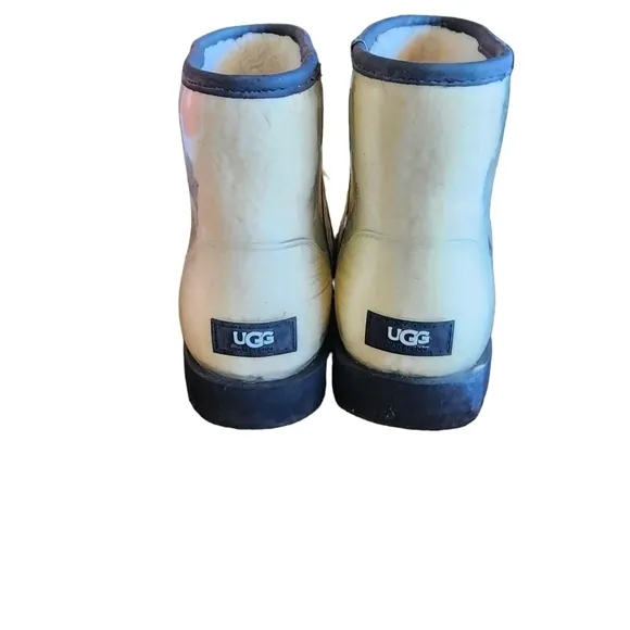 UGG Clear Shearling boots 1113190