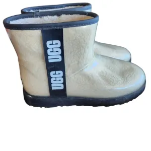 UGG Clear Shearling boots 1113190