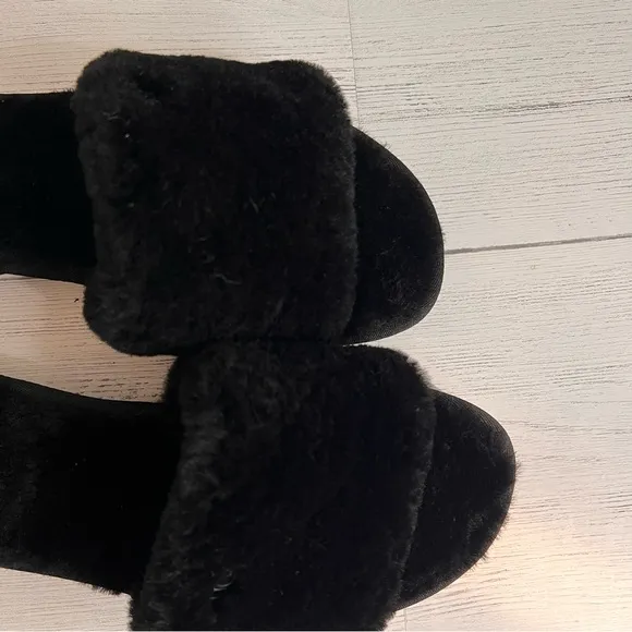 UGG Cozette Slide Womens Black Sheepskin Slippers 9 Indoor Outdoor Comfort NEW!