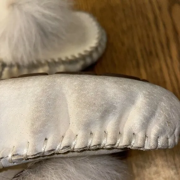 UGG DAKOTA POM POM  Cream SUEDE MOCCASINS WOMEN'S SLIPPERS Size 5