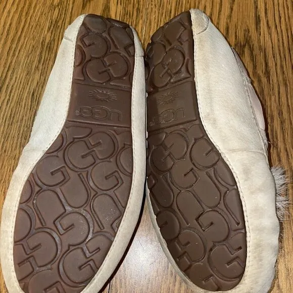 UGG DAKOTA POM POM  Cream SUEDE MOCCASINS WOMEN'S SLIPPERS Size 5