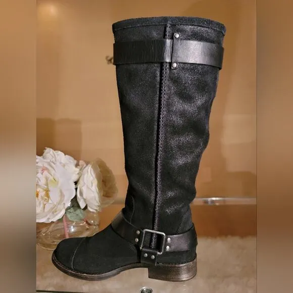 UGG Dree Boots Size 7.5 Black Suede Leather