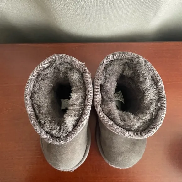 UGG | Gray toddler slip on boots | size 6