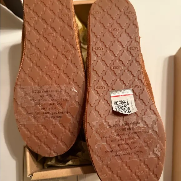 Ugg K Marin Moccasin Shoes Chestnut Size 4 Youth (Women’s 6) New in Box