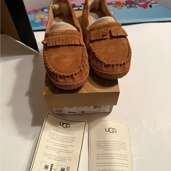 Ugg K Marin Moccasin Shoes Chestnut Size 4 Youth (Women’s 6) New in Box