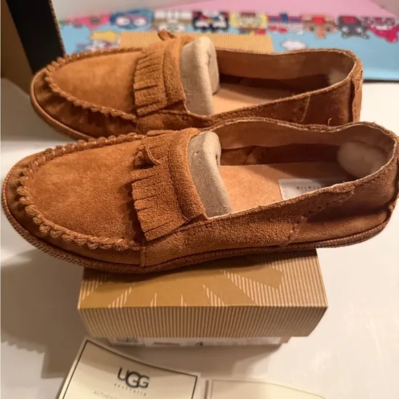 Ugg K Marin Moccasin Shoes Chestnut Size 4 Youth (Women’s 6) New in Box