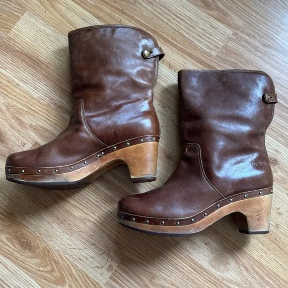 UGG Lynnea Leather Boot - size 9