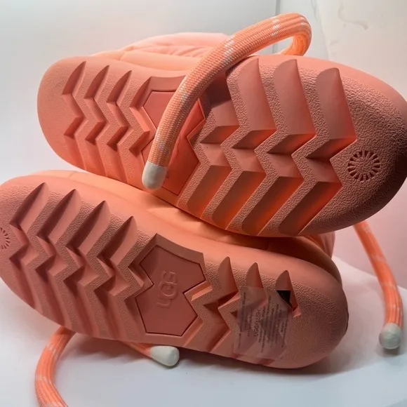 UGG Maxi Mini Slip on Puff Sweetheart Boots in coral | size 7 | NWOT
