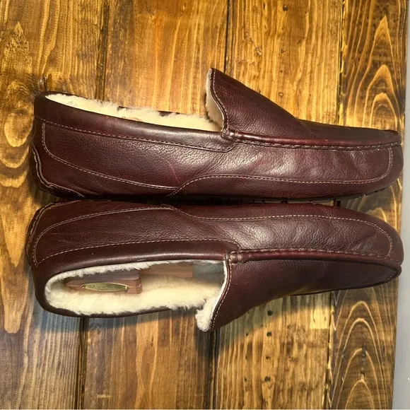 UGG Men's Ascot 5379 Brown Leather Shearling Fur Lined Slippers Shoes Size 17 US