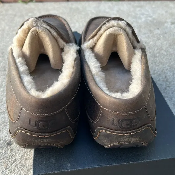 UGG Mens Ascot Slippers Size 10 Wide Brown Nwt