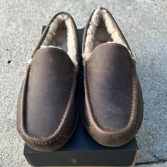UGG Mens Ascot Slippers Size 10 Wide Brown Nwt