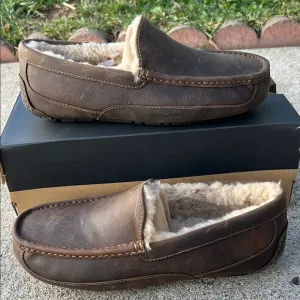 UGG Mens Ascot Slippers Size 10 Wide Brown Nwt