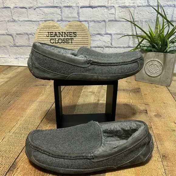 UGG Men's Ascot wool Slippers size 14