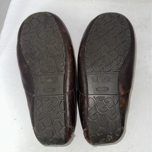UGG Men’s Brown &amp; Tan Ascot Leather Casual Slippers with Wool Lining- Size 11