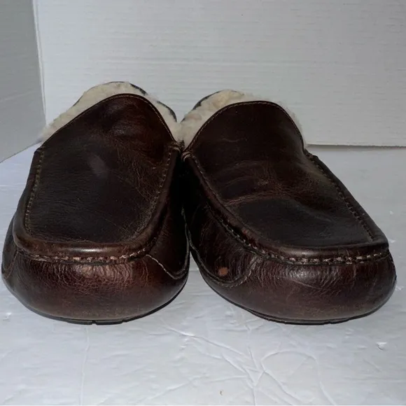 UGG Men’s Brown &amp; Tan Ascot Leather Casual Slippers with Wool Lining- Size 11