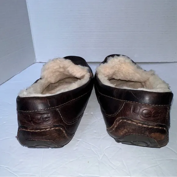 UGG Men’s Brown &amp; Tan Ascot Leather Casual Slippers with Wool Lining- Size 11