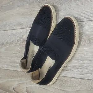 UGG Sammy Black Knit Slip-On Sneakers Size 7