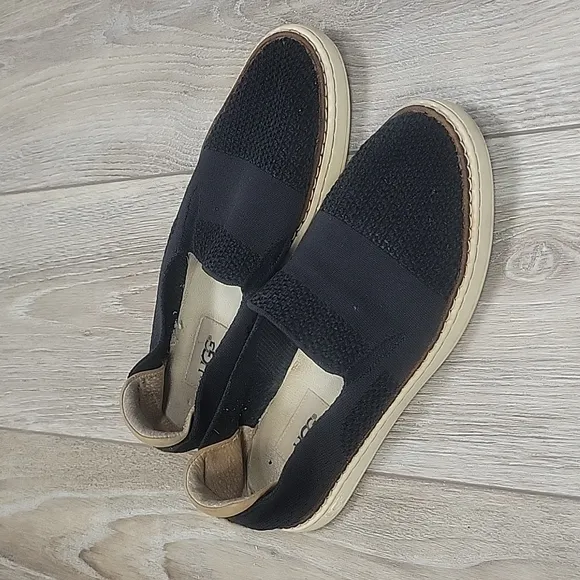 UGG Sammy Black Knit Slip-On Sneakers Size 7