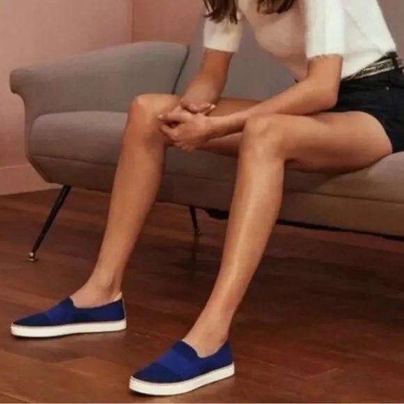 Ugg | Sammy Slip On Blue Leather Details Sneakers Size 8.5