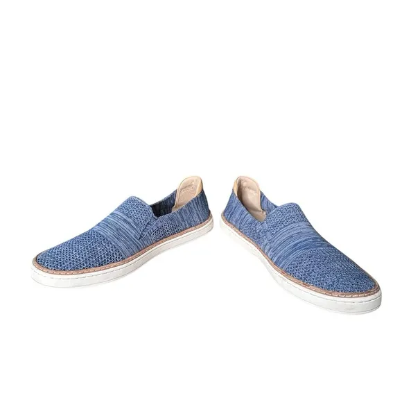 Ugg | Sammy Slip On Blue Leather Details Sneakers Size 8.5