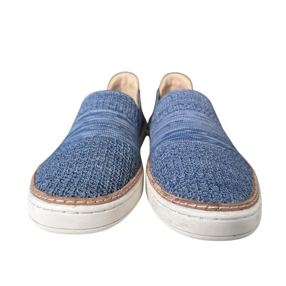 Ugg | Sammy Slip On Blue Leather Details Sneakers Size 8.5