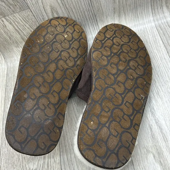 UGG Scuff Slippers