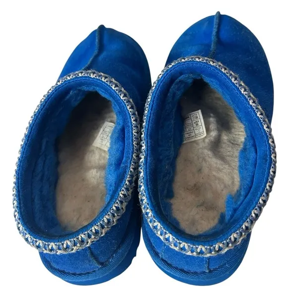 UGG Slippers Boys Size 2 Blue Suede Sheepskin Lined Tasman II Kids Slip On Shoes
