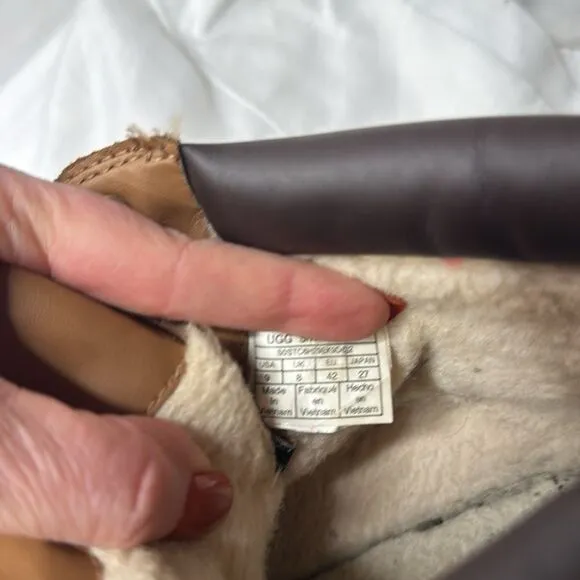 Ugg Stenton Chestnut Shearling Boots. Size 9.