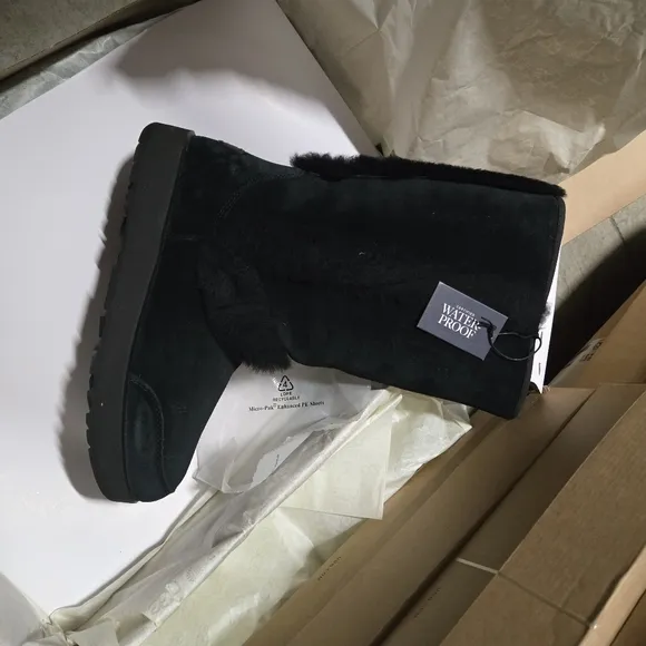 UGG TALL SUNDANCE BLACK SUEDE WATERPROOF‎ BOOTS