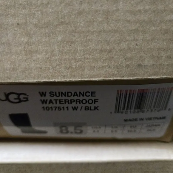 UGG TALL SUNDANCE BLACK SUEDE WATERPROOF‎ BOOTS