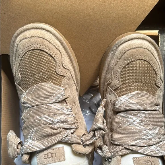 UGG Tan Sneakers with Shearling Lining size 7 great condition