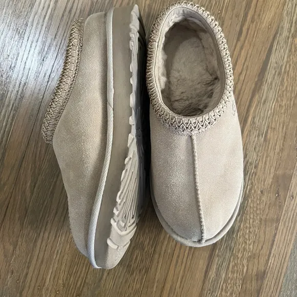 UGG Tasman shoes