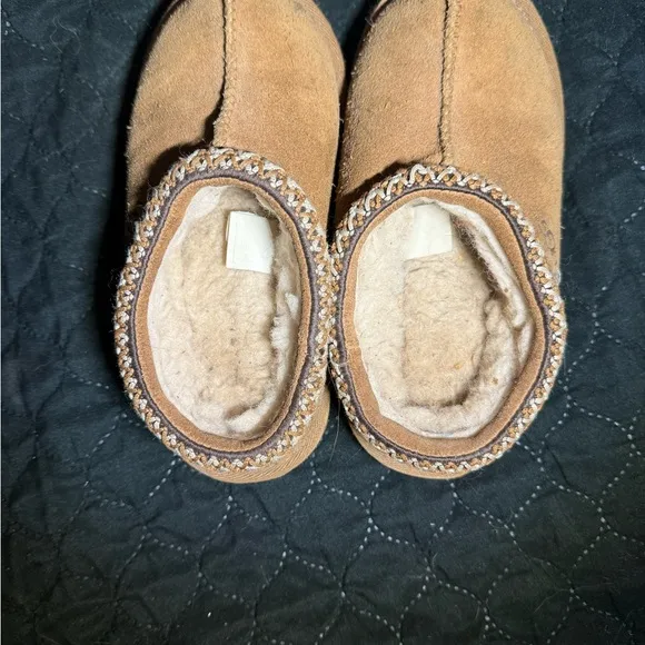 UGG Tasman Tan Suede Kids Slip Ons size 12
