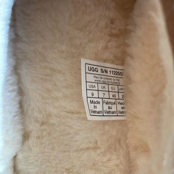 UGG Tazz slippers Chestnut Women Size 9