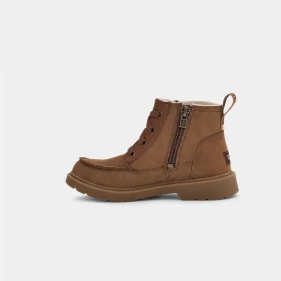 UGG “ Unisex kids chelham waterproof Boots .(WOB)