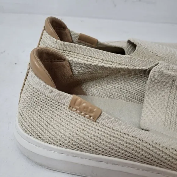 UGG Women's Alameda Sammy Slip On Size 8