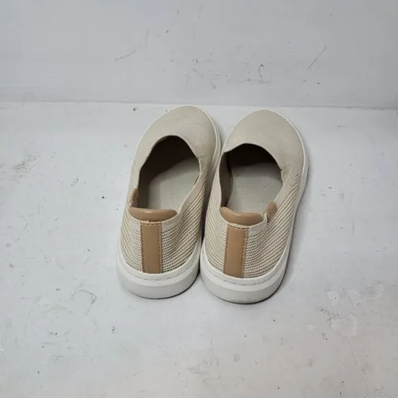 UGG Women's Alameda Sammy Slip On Size 8