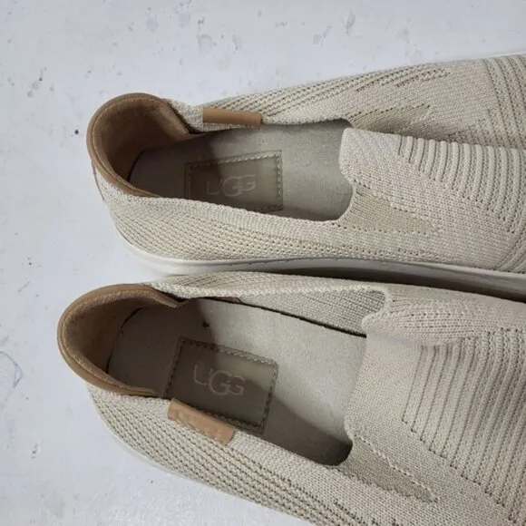 UGG Women's Alameda Sammy Slip On Size 8