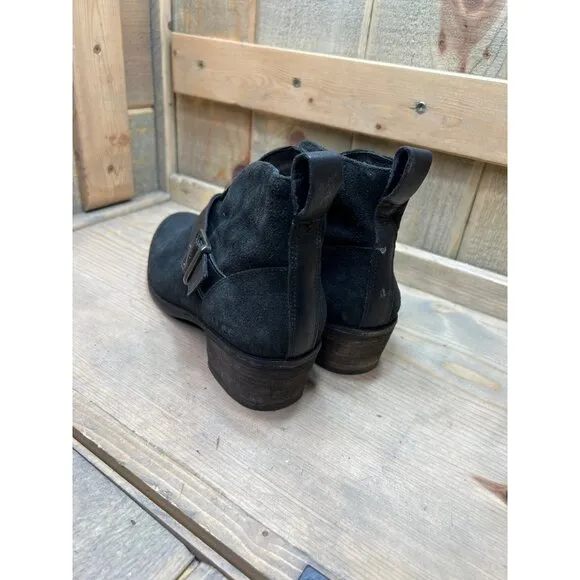 UGG Womens Black Suede Ankle Boots Size 7.5 Buckle Harness