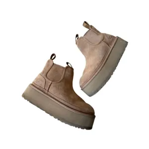 Ugg Womens Boots Neumel size 9 Platform Tan Chelsea Slip-On Ankle Chelsea Suede