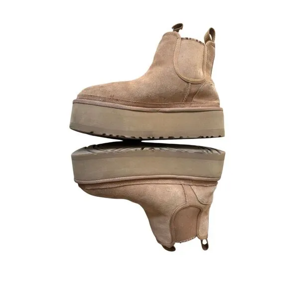 Ugg Womens Boots Neumel size 9 Platform Tan Chelsea Slip-On Ankle Chelsea Suede